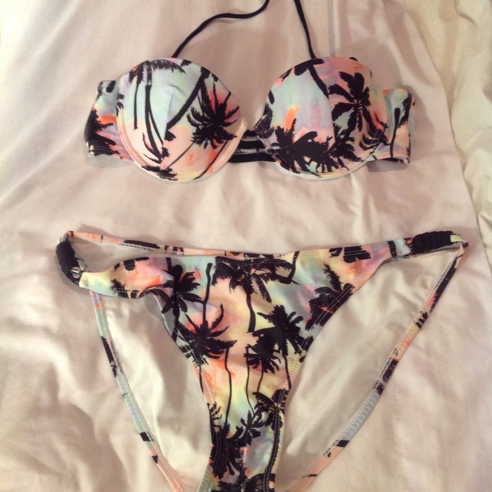 🐾Bikini🐾